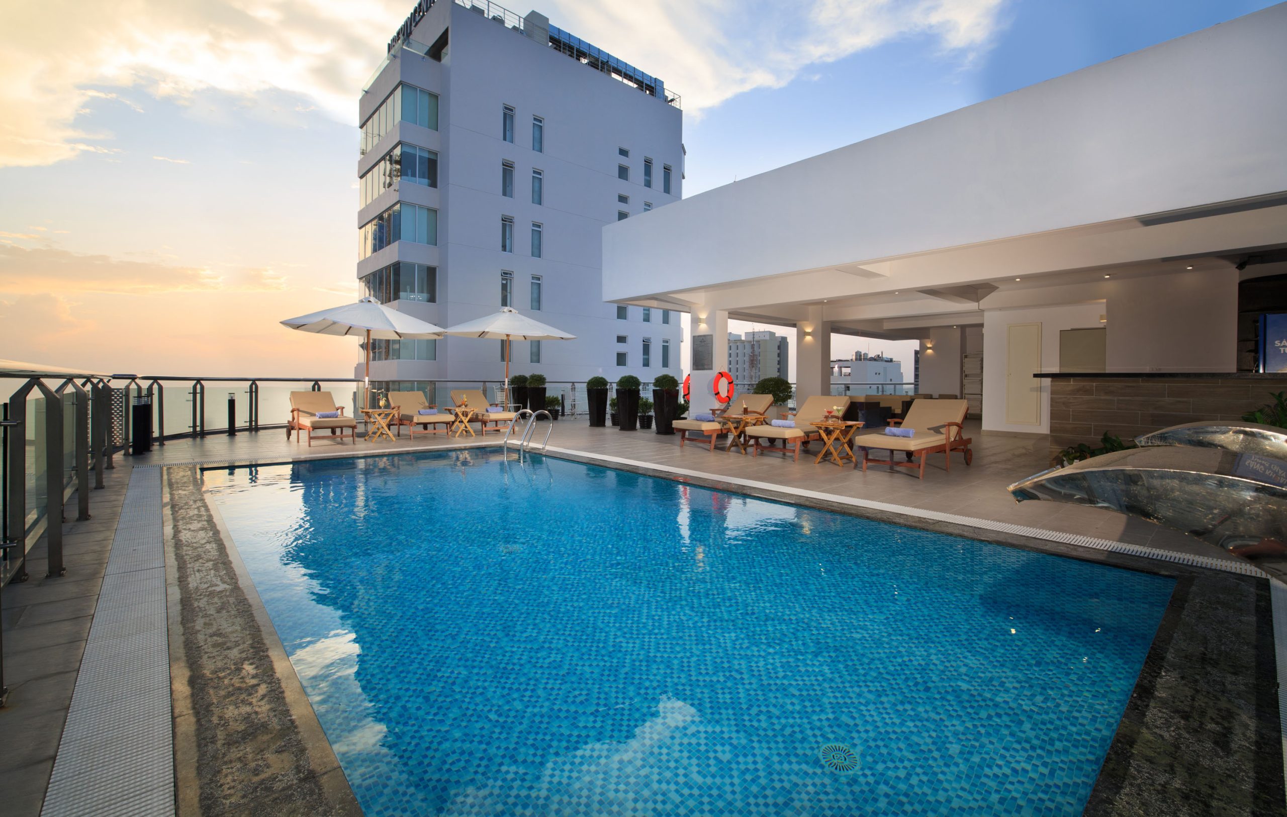 Khách sạn LegendSea