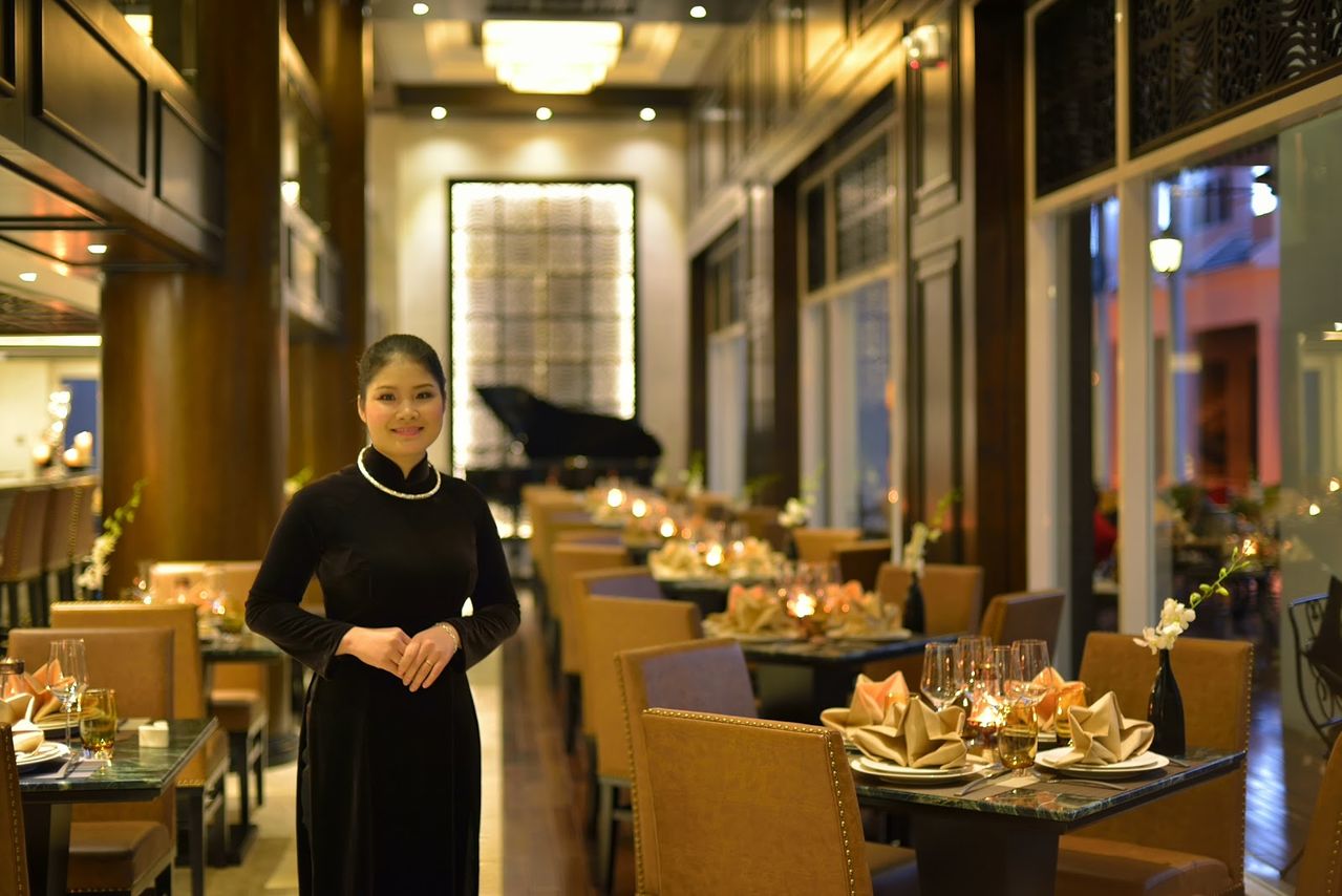 Khách sạn Paradise Suite Hạ Long