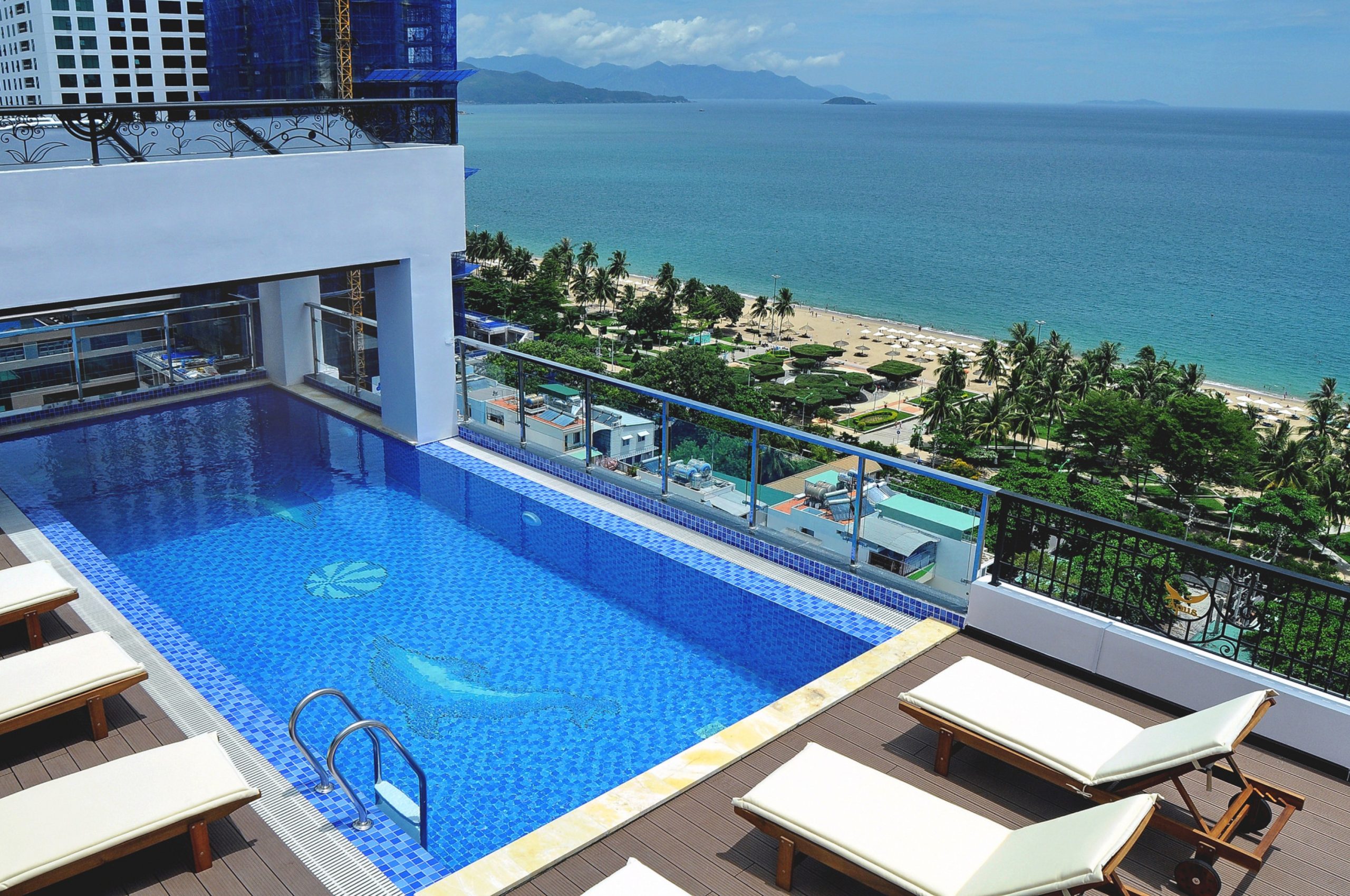 Khách sạn Apus nha trang04
