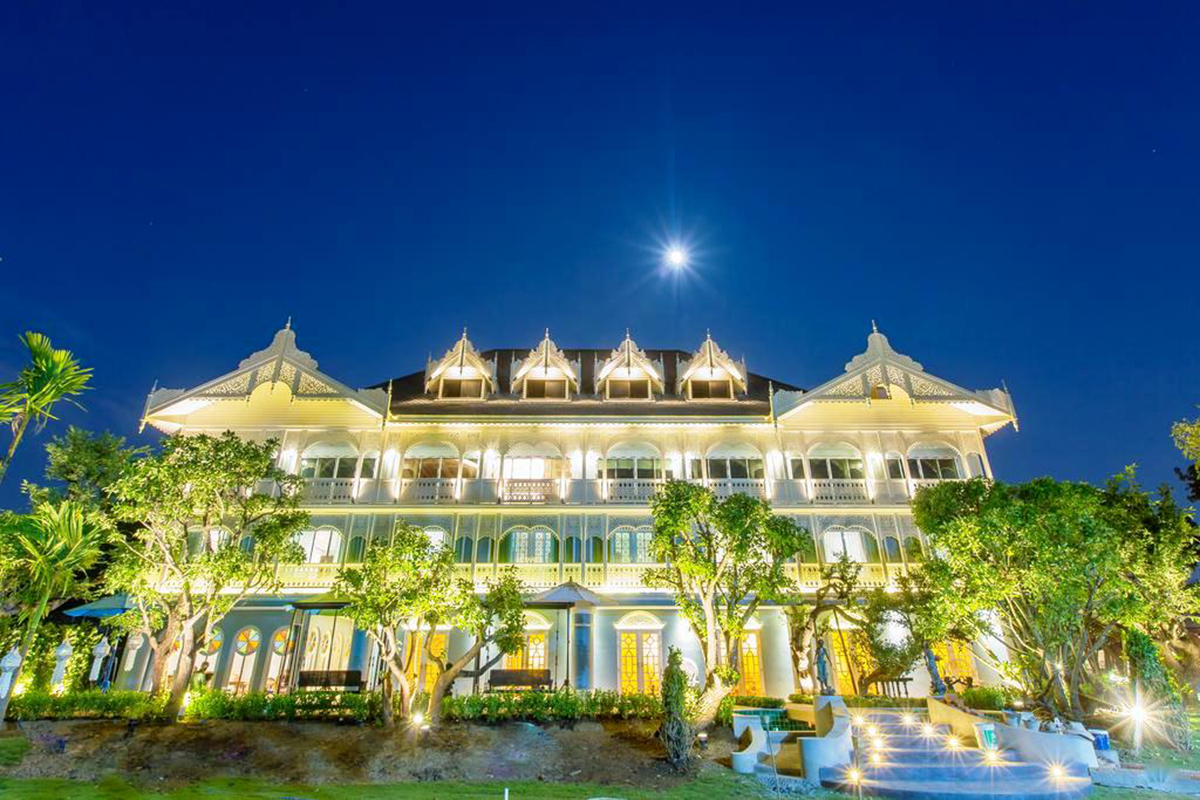 At Pingnakorn Riverside 9