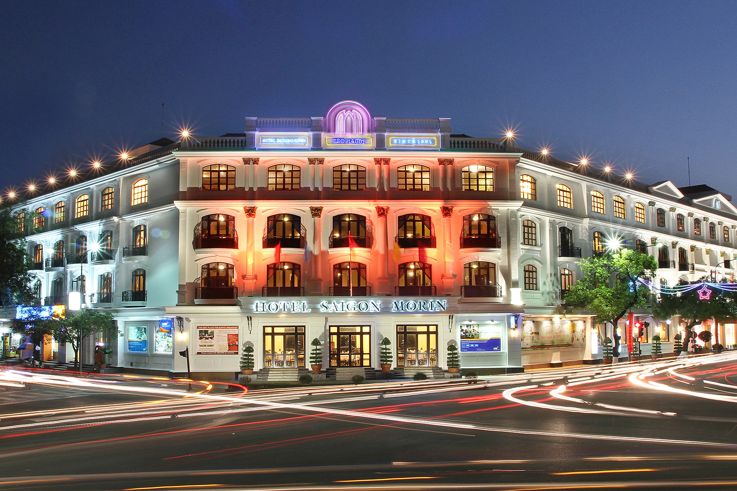 Hotel Saigon Morin Morin by night