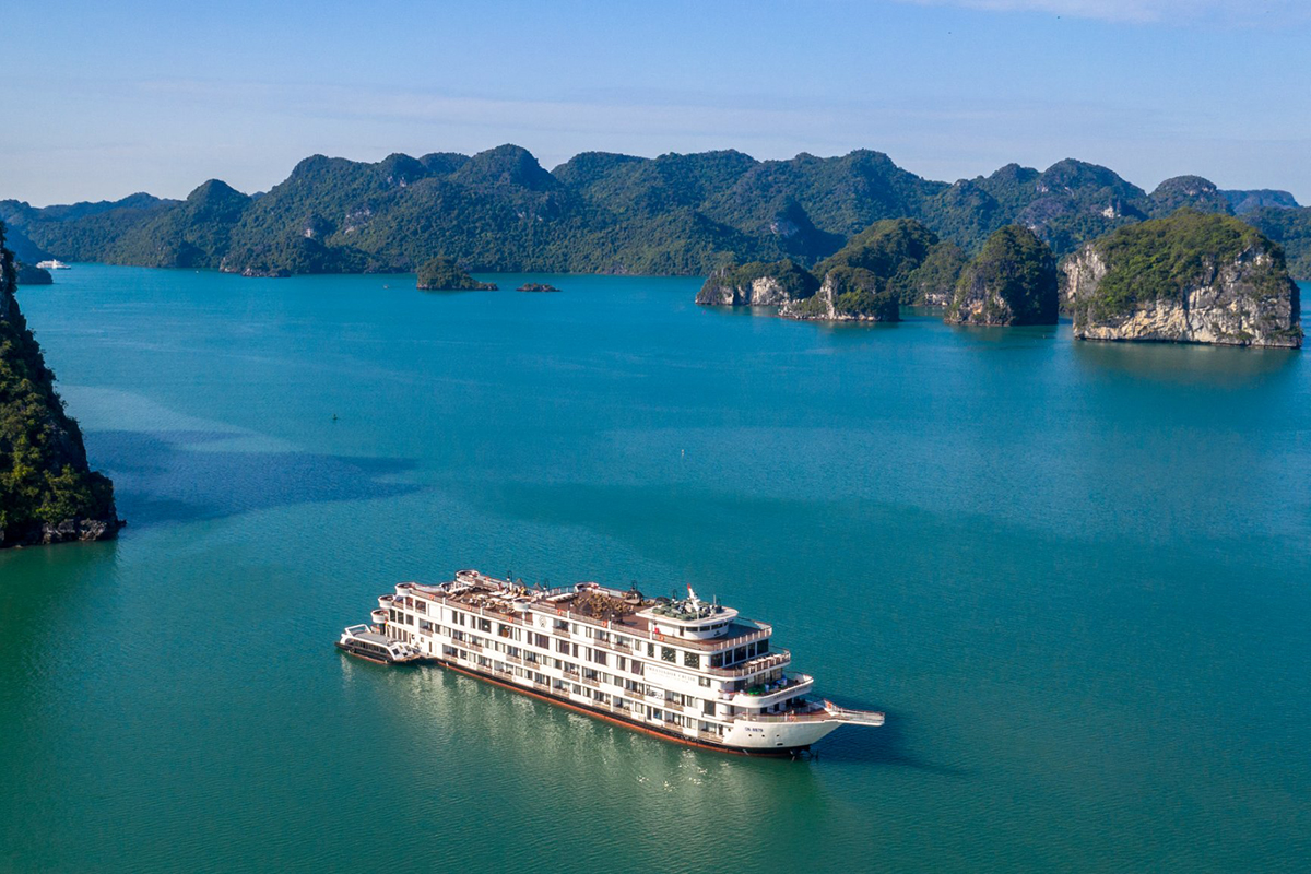 Ambassador Hạ Long