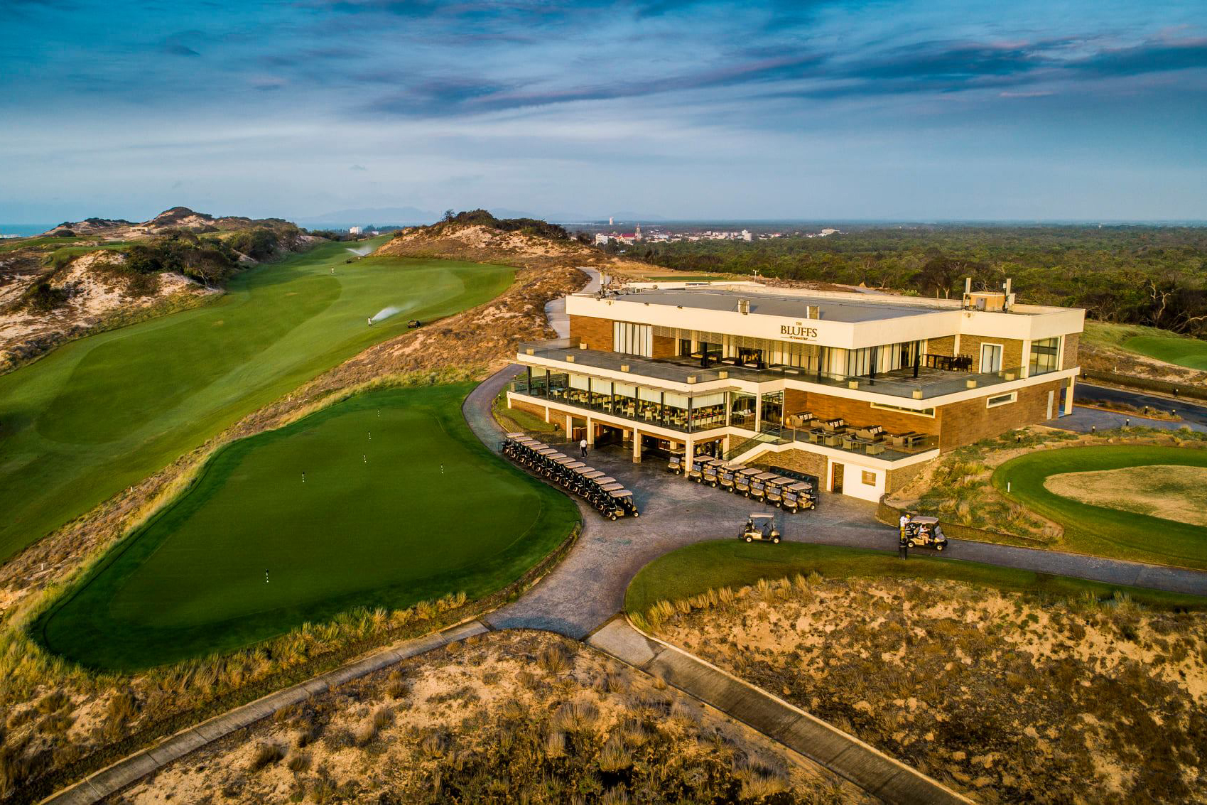 The Bluffs Ho Tram Trip Golf Course