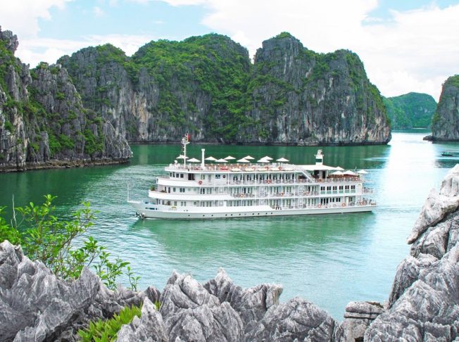 Du Thuyền Âu Cơ 1