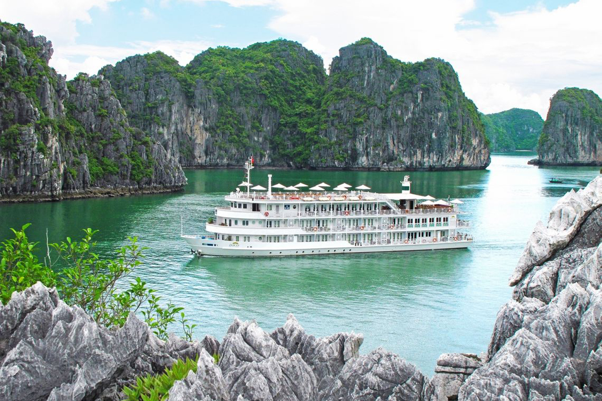 Du Thuyền Âu Cơ 1